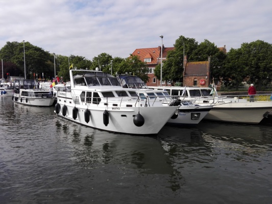 2019 Toervaart, Brugge, druk in de Dammepoortsluis